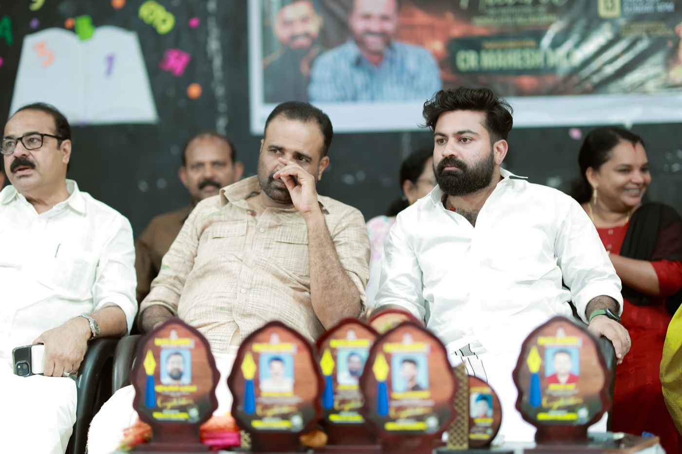 അഭിമാനത്തോടെ തഴവ എക്സലൻസ് അവാർഡ്